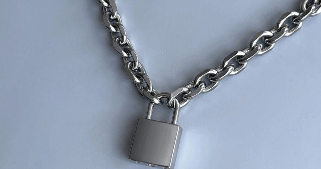Lock and Key Diamond Chain